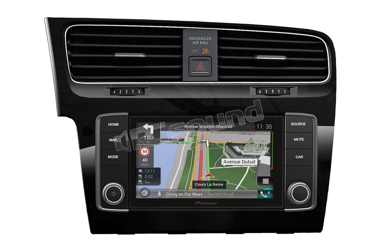 AVIC-EVO1-G71-QYI monitor con navigazione per VW GOLF 7 - finitura piano black Pioneer