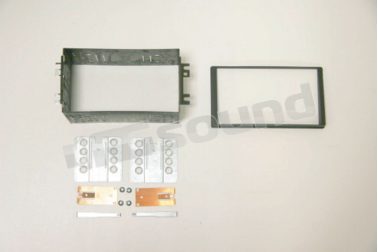 12.301179-18 Kia Sportage Pioneer