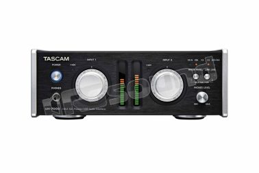 UH-7000 scheda audio e preamplificatore TASCAM