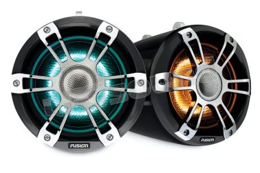 010-02439-00 SG-FLT772SPC coppia altoparlanti Wake Tower 195mm con griglia sportiva cromata e illuminazione LED CRGBW Fusion