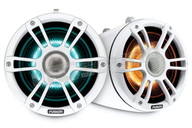 010-02437-01 SG-FLT882SPW coppia altoparlanti Wake Tower 220mm con griglia sportiva bianca e illuminazione LED CRGBW Fusion