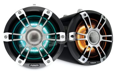 010-02437-00 SG-FLT882SPC coppia altoparlanti Wake Tower 220mm con griglia sportiva cromata e illuminazione LED CRGBW Fusion