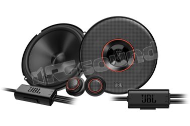 Club 64C Sistema altoparlanti a 2 vie dotato di woofer Plus One da 16,5cm con griglie JBL